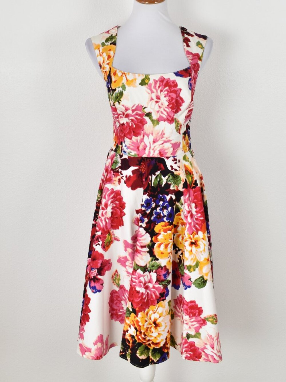 Maggy London Floral Fit and Flare Dress - 10 - Picture 3 of 10